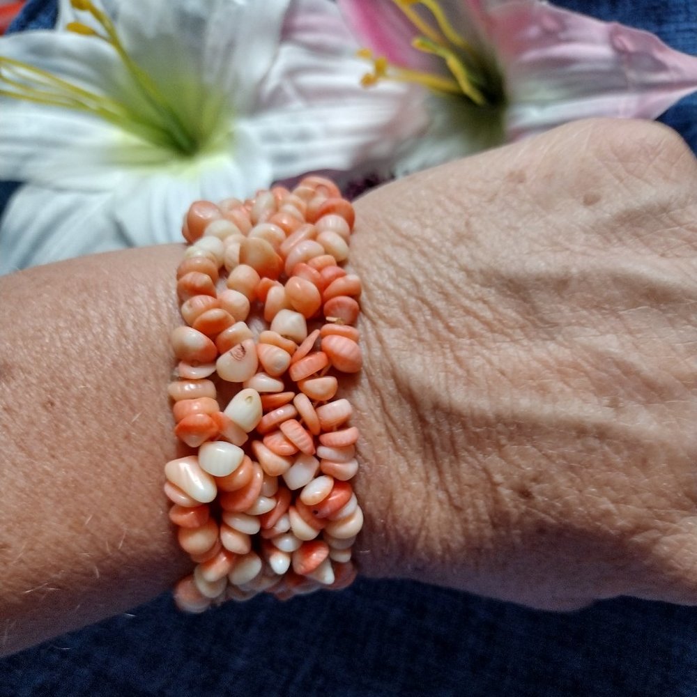Coral Color Shell Bracelet - Picture 4 of 4